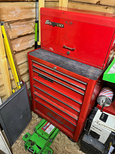 Snap red metal tool chest - snap-on,