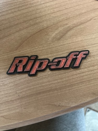 Snap off badge - off,